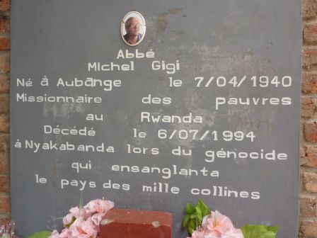 A08 Cyeza tombe Michel Gigi.JPG